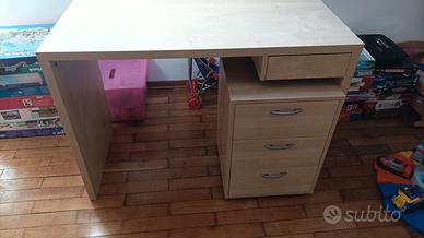 scrivania più cassettiera