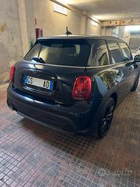 Mini COOPER F55