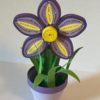 Vasetto di fiori viola fatto a mano in origami