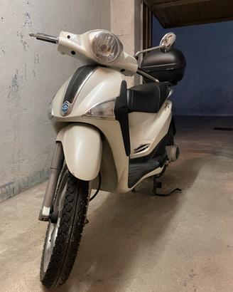 Liberty 125 scooter