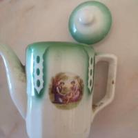 Teiera in porcellana