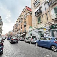 MONOLOCALE A NAPOLI