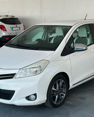 Toyota Yaris 1.0 5 porte Lounge 2014
