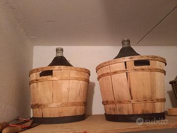 damigiane da 34 litri più circa 100 bottiglie 