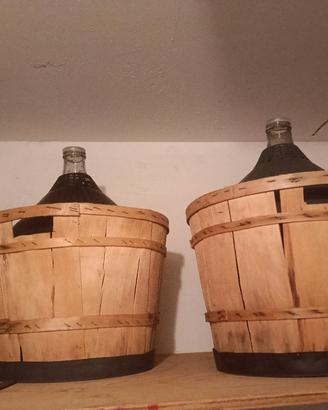 damigiane da 34 litri più circa 100 bottiglie 