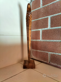 Madonnina stilizzata in legno d'ulivo