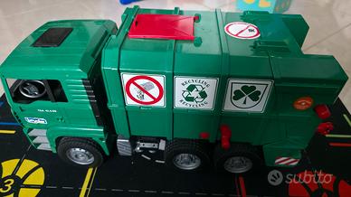 Camion Bruder raccolta spazzatura 