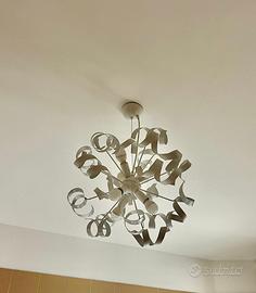 Lampadario dal design moderno ed elegante