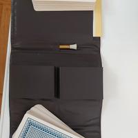 set di 2 mazzi da 54 carte da gioco in astuccio