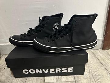 Converse nere outlet lucide