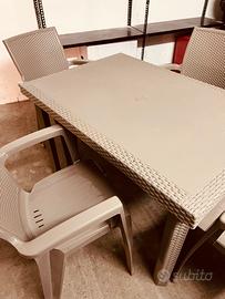 Tavolo da esterno resina tipo rattan