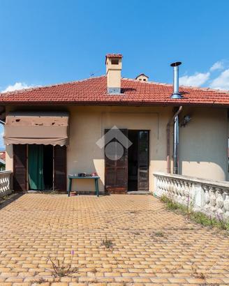 5 LOCALI A CASELLE TORINESE