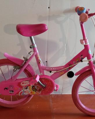 BICICLETTA delle WINX numero 14 Fuxia