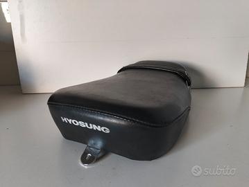 SELLA SADDLE PASSEGGERO POSTERIORE HYOSUNG AQUILA 