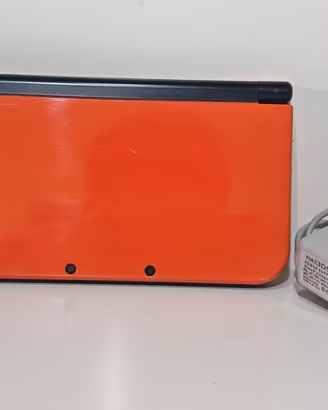 New Nintendo 3DS XL + caricabatterie 