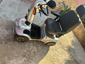 Scooter elettrico anziani/ disabili