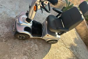 Scooter elettrico anziani/ disabili