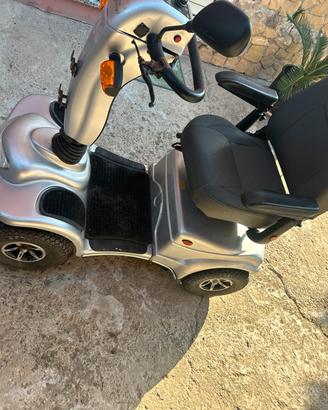 Scooter elettrico anziani/ disabili