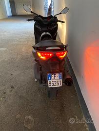Yamaha X-Max 125 - 2016