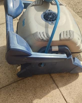 robot per piscina perfettamente funzionante 