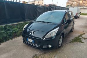 Peugeot 5008 1.6 HDi 110cv 156km tagliandata