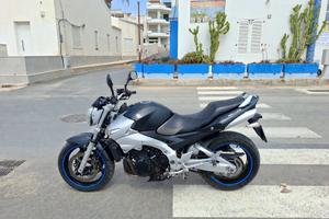 Suzuki gsr 600