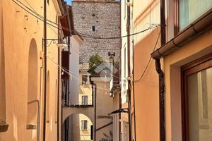 CASA SEMINDIPENDENTE A GUALDO TADINO
