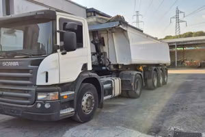 SCANIA CON SEMIRIMORCHIO SCHMITZ