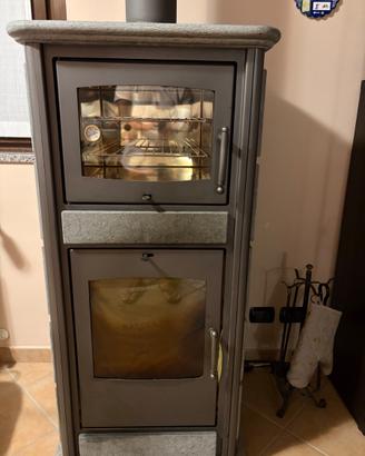 Stufa a Legna con forno