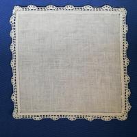 Centrini in lino e uncinetto