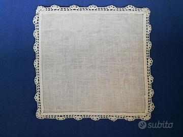 Centrini in lino e uncinetto