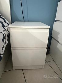 Camera da letto Ikea - letto comodini cassettiera
