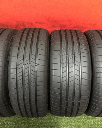 235 45 21 - 255 40 21 Gomme Estive Pirelli Audi Q4