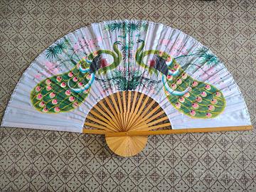 ventaglio ornamentale da parete stile orientale