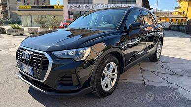 Audi Q3 35 2.0 tdi Business s-tronic