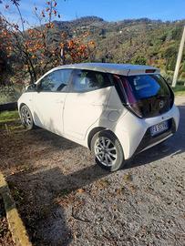 Toyota Aygo 5p. 1.0 69cv X-Wave Automatica