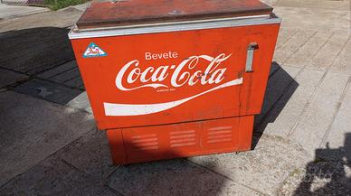 Frigo a pozzetto vintage CocaCola