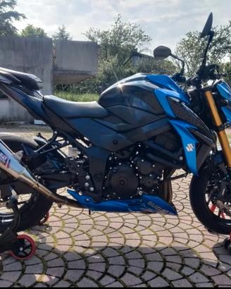 Suzuki gsxs 750