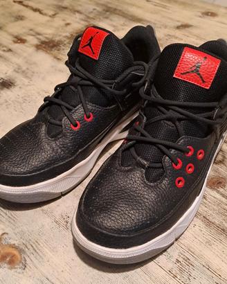 Scarpe basket Jordan taglia 38