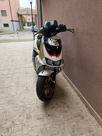 Aprilia sr