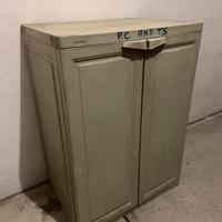 Mobiletto in plastica