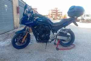 YAMAHA FZS 1000 