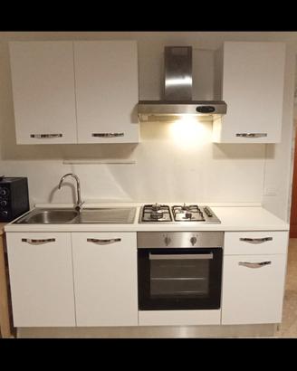 Cucina bianca lunghezza 198 cm