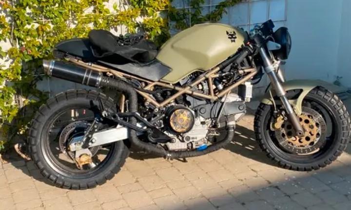 DUCATI MONSTER 900 Cafe racer 1996) - 30.000KM