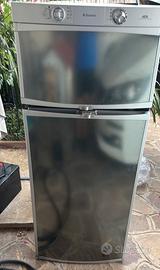 Frigorifero dometic trivalente
