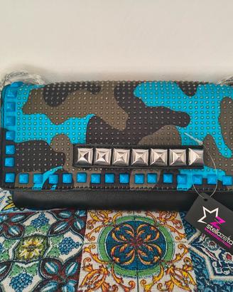 Borsa NUOVA pochette camouflage e borchie