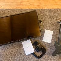 Tv Seleco Smart 32” + Supporto soffitto