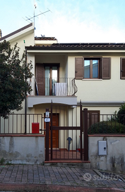 Villetta con giardi a Fornole - 1 o 2 mesi