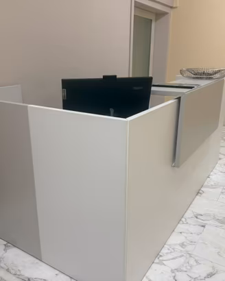 Arredamento per ufficio quasi nuovo