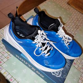 Scarpe da ginnastica blu con suola bianca Route 66